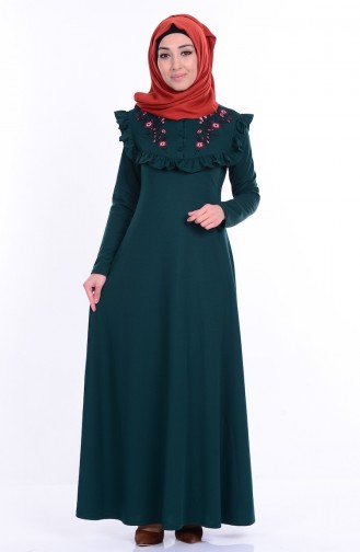 Fırfırlı Nakışlı Elbise 2025-03 Zümrüt Yeşil