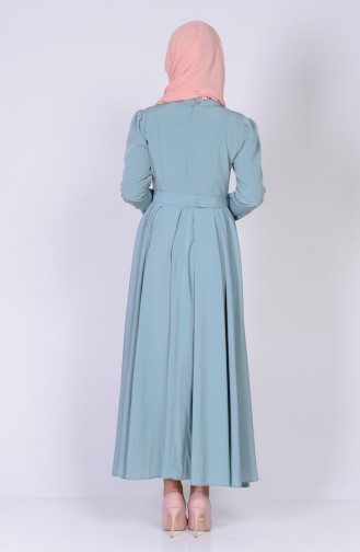 Gefaltetes Kleid mit Gürtel 4102-03 Mandel Grün 4102-03