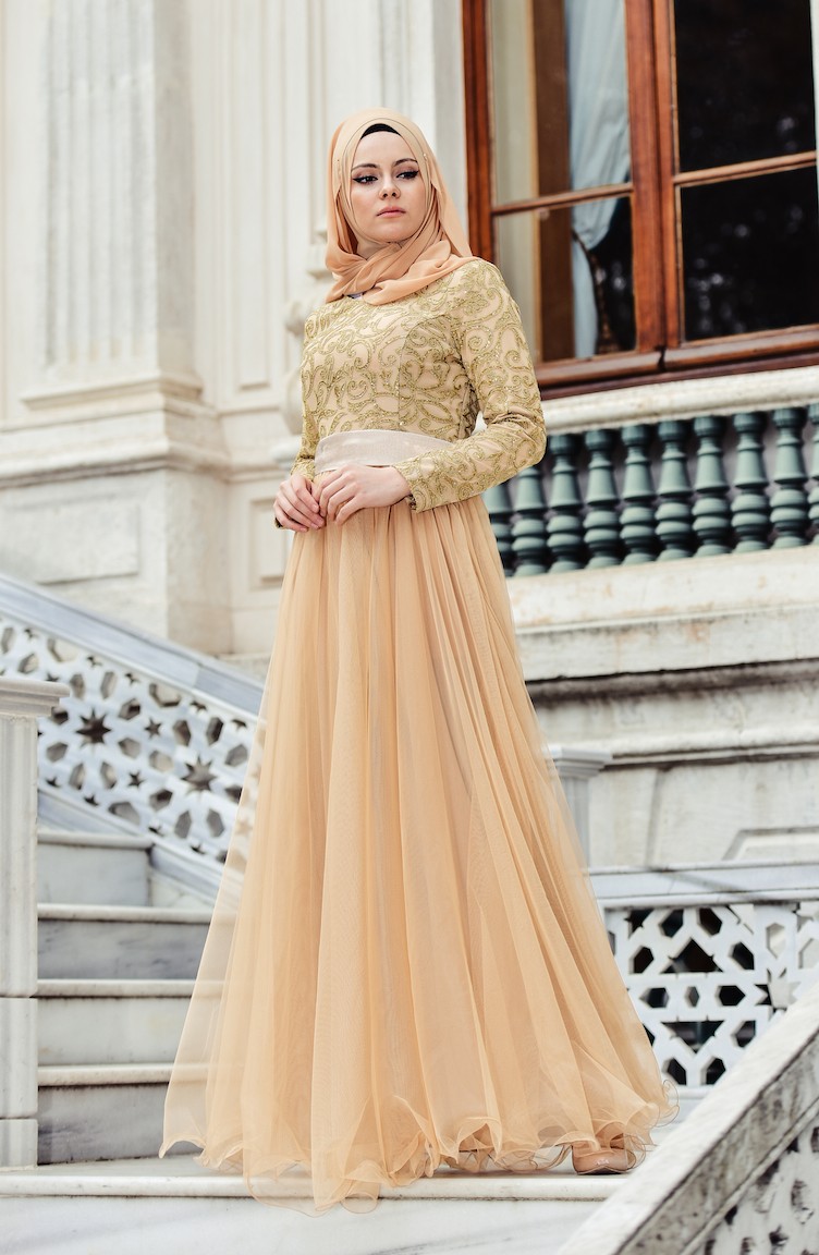 Gold deals dress hijab