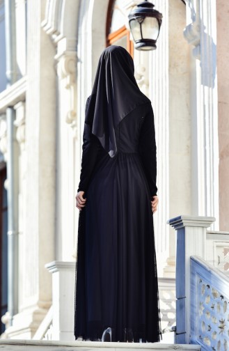 فستان مميز بتصميم من القماش الرقيق وتفاصيل من الدانتيل والخرز المميزة 1004-01