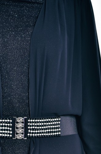 فستان من الشيفون يتميز بحزام مُزين بلؤلؤ وتفاصيل لامعة 6062-02