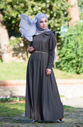 فستان بتصميم سادة وتفاصيل من الكشكش  7546-03