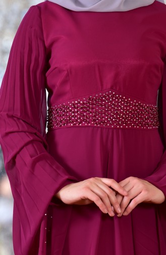 فستان سادة يتميز بتفاصيل من الؤلؤ مُزينة على الخصر  1713217-02