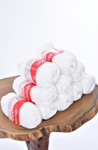 White Knitting Yarn 0336-0000