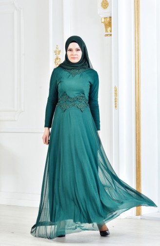 فستان سهرة بتصميم مُزين بالدانتيل والأحجار اللامعة 6131-01 لون اخضر زُمردي 6131-01