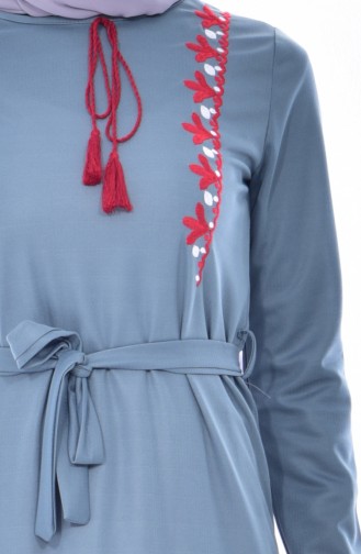 فستان بتصميم حزام للخصريتميز بتفاصيل مطرزة 3850-05