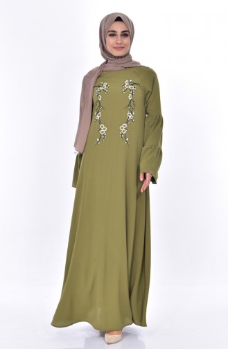 فستان مُزين بتفاصيل مُطرزة 1902-05 لون أخضر كاكي 1902-05