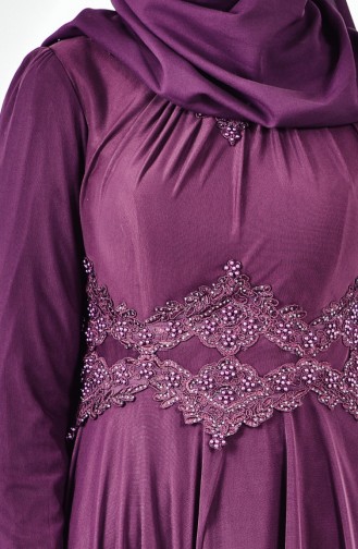 فستان سهرة يتميز بتفاصيل من الدانتيل 1108-03 لون بنفسجي 1108-03