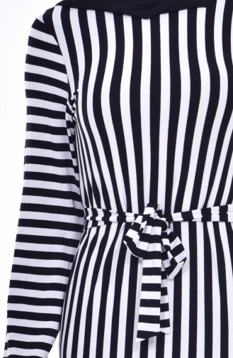 Gestreiftes Kleid mit Gürtel 7282-01 Schwarz Weiß 7282-01