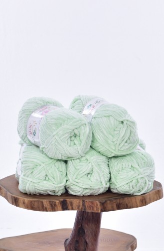 Green Knitting Yarn 3015-504