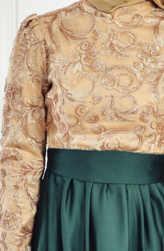 فستان سهرة بتصميم حزام للخصر مُزين بالترتر1102-01لون اخضر زُمردي وذهبي 1102-01