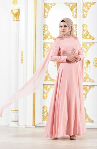 فستان سهرة يتميز بتفاصيل من الدانتيل ومطرزة 0102A-03 لون وردي 0102A-03