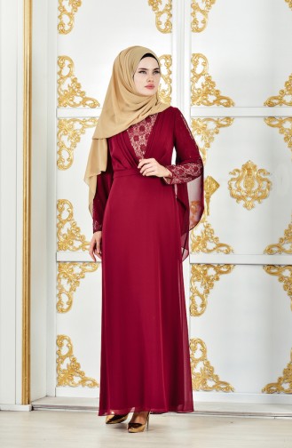 فستان سهرة يتميز بتفاصيل من الدانتيل 1284-01 لون خمري 1284-01