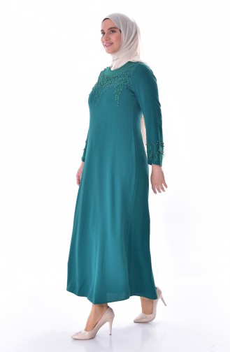 فستان بتفاصيل من اللؤلؤ بمقاسات كبيرة 1113C-01 لون أخضر زمردي 1113C-01