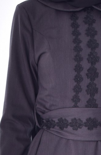 فستان بحزام خصر بتصميم ياقة مثنية 24402-01 لون أسود مائل للرمادي 24402-01
