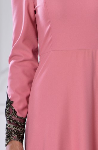 فستان سهرة يتميز بتفاصيل من الدانتيل 6124-07 لون وردي باهت 6124-07