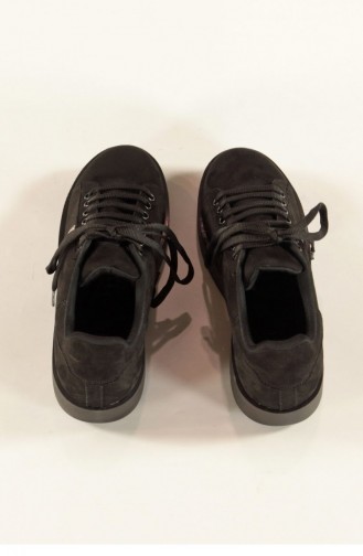 مارجين ييلز حذاء رياضي مُسطح بتصميم الشامواه لون اسود 18K034OF0302_002