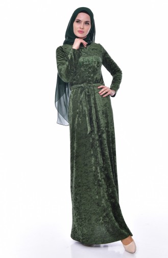 فستان مخمل يتميز بتفاصيل من الؤلؤ 3033-02 لون اخضر كاكي 3033-02