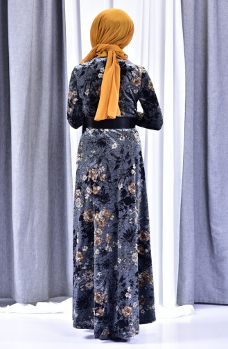 فستان مخمل يتميز بتصميم مورّد 2991-01 لون اسود 2991-01