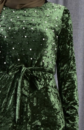 فستان مخمل يتميز بتفاصيل من الؤلؤ 3032-02 لون اخضر كاكي 3032-02