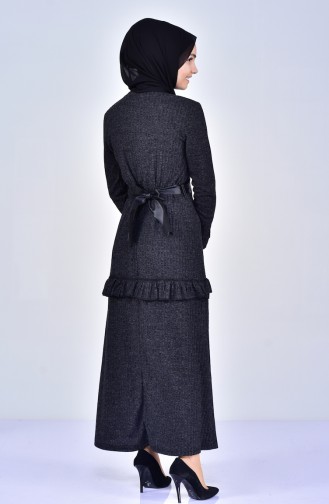 فستان بتصميم حزام للخصر مزين بالكشكش 1703-05 لون اسود مائل للرمادي 1703-05