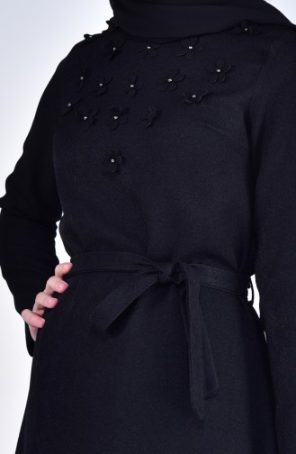 Kleid mit Blumenmuster und Gürtel 5005-02 Schwarz 5005-02