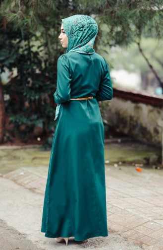 ميناهيل فستان بتصميم حزام للخصر مُزين بقلادة 8212-04 لون اخضر زُمردي 8212-04