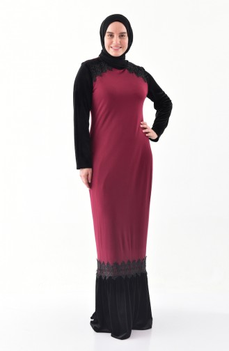 فستان مخمل يتميز بتفاصيل من الدانتيل بمقاسات كبيرة 40371-04لون خمري 40371-04