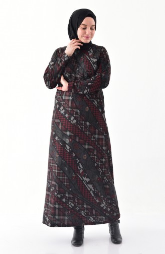 فستان بتصميم مُطبع بأحجار لامعة و بمقاسات كبيرة  4883-02 لون خمري 4883-02