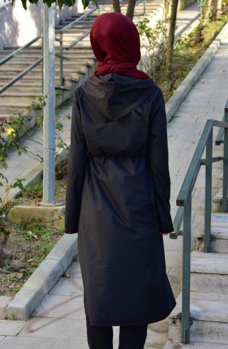 معطف واقي من المطر بتصميم موصول بقبعة وحقيبة  6812-02 لون أسود وخمري 6812-02