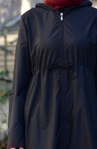معطف واقي من المطر بتصميم موصول بقبعة وحقيبة  6812-02 لون أسود وخمري 6812-02