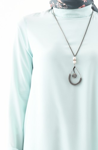 Asymmetrische Tunika mit Halskette 7051-03 Minzengrün 7051-03