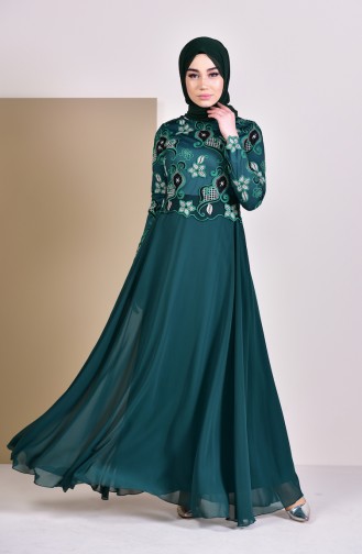 فستان سهرة بتفاصيل من الدانتيل 8537-01 لون اخضر زمردي 8537-01