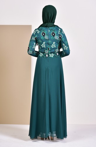 فستان سهرة بتفاصيل من الدانتيل 8537-01 لون اخضر زمردي 8537-01