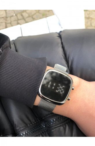 ساعة يد نسائية بتصميم معدني مجدول RCD16 لون فضي 16