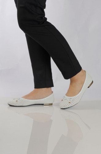 حذاء مُسطح نسائي (باليرينا ) 96500-0 لون أبيض 96500-0