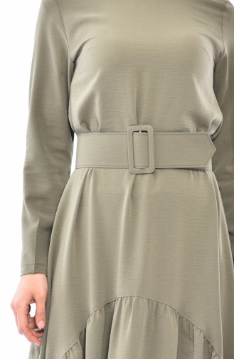 فستان بتفاصيل كسرات و حزام للخصر 1657-04 لون أخضر كاكي 1657-04
