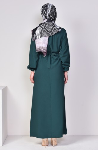 فستان بتصميم حزام للخصر مُزين بقلادة 5255-05 لون أخضر زمردي 5255-05