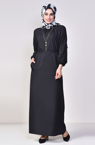 فستان بتصميم حزام للخصر مُزين بقلادة 5255-06 لون أسود 5255-06