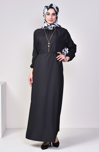 فستان بتصميم حزام للخصر مُزين بقلادة 5255-06 لون أسود 5255-06