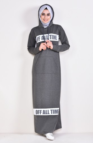 فستان رياضي بتصميم مُطبع 9051-03 لون أسود مائل للرمادي 9051-03