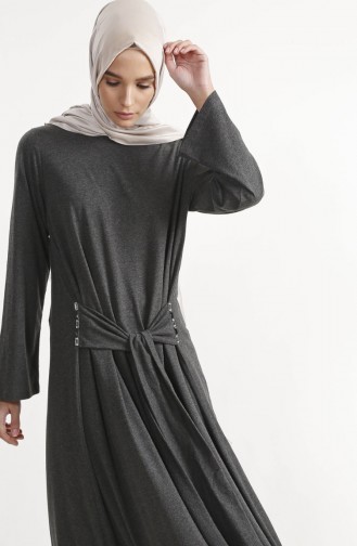 فستان سادة بتصميم رباط أمامي 1280-02 لون أسود مائل للرمادي 1280-02