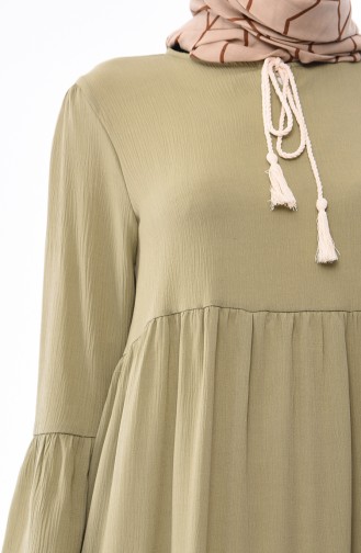 فستان بتفاصيل من الكشكش 6001-02 لون أخضر 6001-02