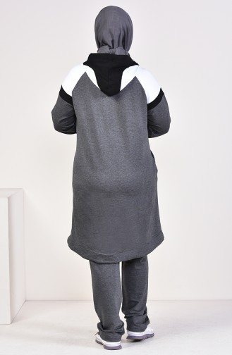 بدلة رياضية بتصميم موصول بقبعة وبمقاسات كبيرة 10004-01 لون أسود مائل للرمادي 10004-01