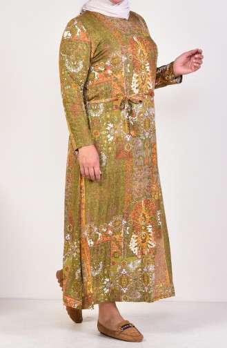 فستان مطبع بتصميم حزام للخصر وبمقاسات كبيرة 4550-01 لون اخضر كاكي 4550-01