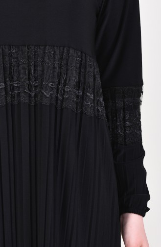 فستان بتصميم كسرات مُزين بالدانتيل 9022-03 لون أسود 9022-03