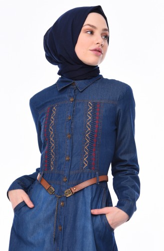 فستان جينز بتفاصيل مُطرزة و حزام للخصر 0127-01 لون كحلي 0127-01