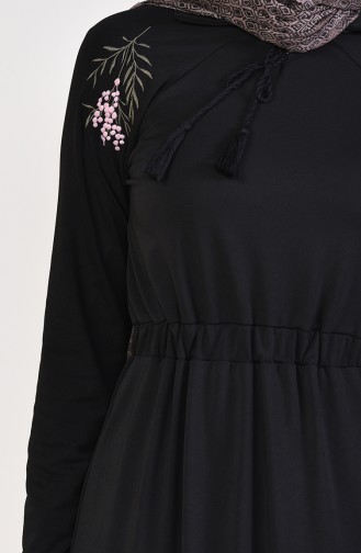 فستان قماش الساندي بفاصيل مُطرزة 4122-05 لون أسود 4122-05