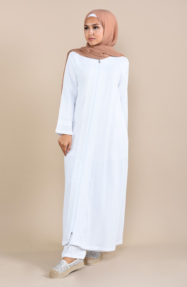 plain white abaya