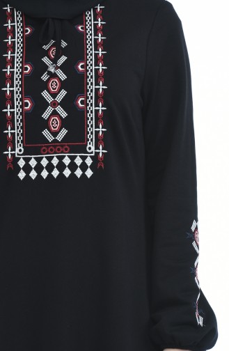 Kolu Lastikli Nakışlı Elbise 4077-01 Siyah